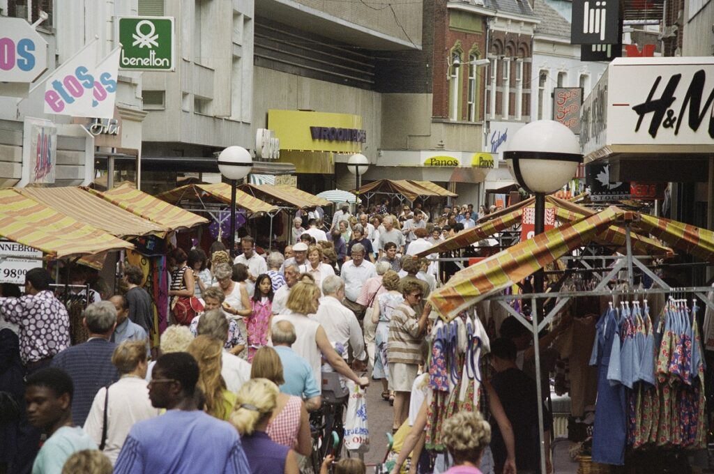 Aafbelding - Opwarmen voor de MeiMarkt bij Bierbrigadier Tilburg